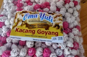 Kacang Goyang Makanan Ringan Renyah Manis Berwarna-warni dari Manado